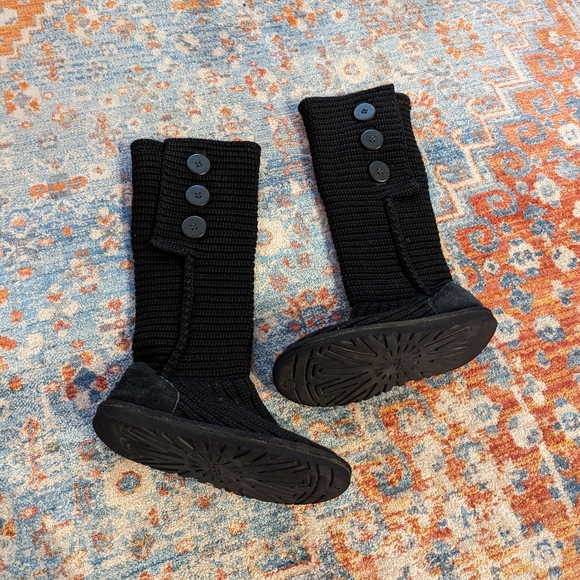 Ugg Women's 6 Classic Cardy Black Boots Thick Knit Knee or Ankle Boots Buttons - Picture 6 of 15